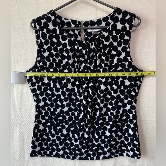 Calvin Klein Blouse - Crew Neckline - Sleeveless - Pleat Front - Picture 2 of 6